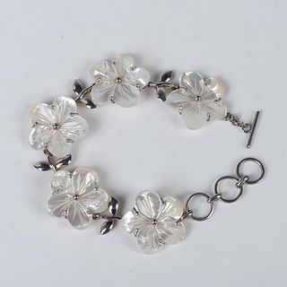 Lovely Sterling Silver & Mother of Pearl Flower Bracelet