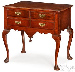 Pennsylvania Queen Anne mahogany dressing table