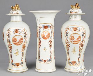 Chinese export porcelain three-piece garniture set