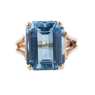 18k Gold Aquamarine Ring