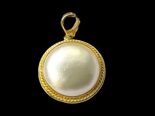 14 kt Yellow Gold and  Mabe Pearl Necklace Pendant