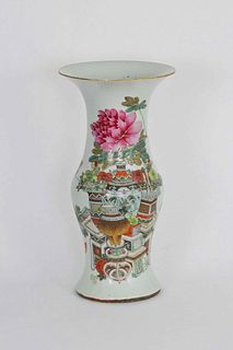 A Chinese qianjiang cai vase with design of precious objects, 19/20th Century