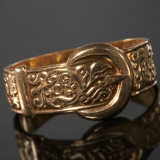 GOLD BUCKLE RING