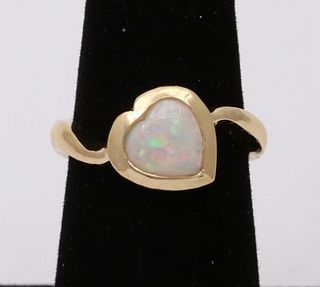 Vintage Yellow Gold Heart Opal Ring Band