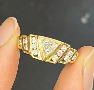 Vintage Yellow Gold Diamond Geometric Ring Band