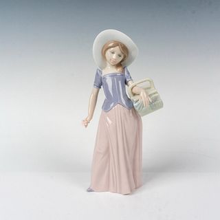 Tailor Made 1006489 - Lladro Porcelain Figurine