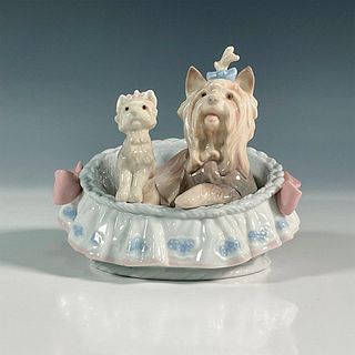 Our Cozy Home 1006469 - Lladro Porcelain Figurine