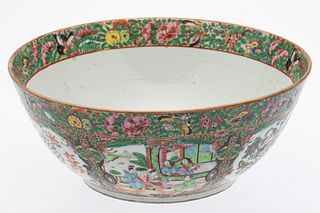 Chinese Famille Rose Bowl Made for Persian Market