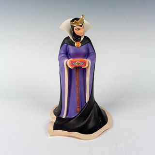 Walt Disney Classics Collection Figurine, Queen