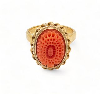 14K Yellow Gold And Coral Ring, Size 6 1/2 4.9g
