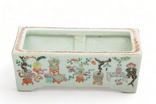 Chinese Rose Medallion Painted Porcelain Planter, Ca. 19th C., H 3" W 6" L 8.5"