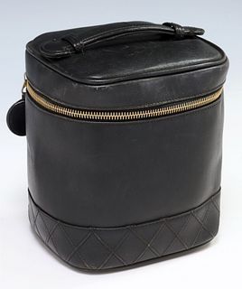 CHANEL BLACK LEATHER COSMETIC ACCESSORY BAG