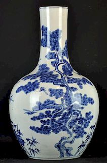 Chinese Blue & White Large Porcelain Vase