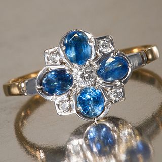 SAPPHIRE AND DIAMOND DAISY CLUSTER RING