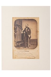 Malovich, Giuseppe. Maximiliano I (Emperador de México). Trieste, Italia, ca. 1864.  Fotografía. Firma facsimilar de Meximiliano.
