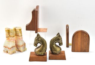 COLLECTION OF BOOKENDS 
