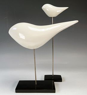 2 MODERN CERAMIC WHITE DOVE FIGURES ON STANDS