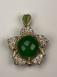 FLOWER PENDANT WITH GREEN JADE CABOCHON BEAD