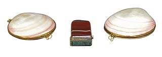 (3) VICTORIAN AGATE-MOUNTED BRASS VESTA CASE & SHELL BOXES