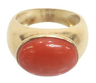 ESTATE ITALIAN 18KT YELLOW GOLD & CORAL CABOCHON SIGNET STYLE RING