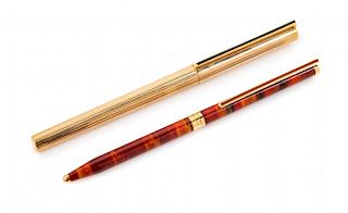 An S.T. Dupont Fountain Pen Length 5 1/2 inches.