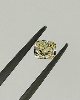 DIAMOND 0.74 CTS NATURAL FANCY YELLOW - SI1 - LASER ENGRAVED - UD30113-2