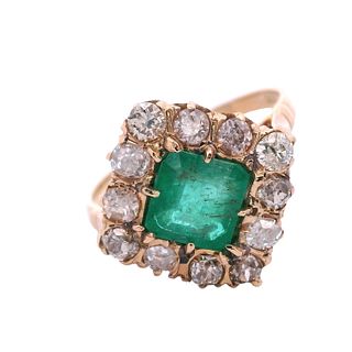 Antique 18kt Gold Ring with Emerald and Old mine Diamonds