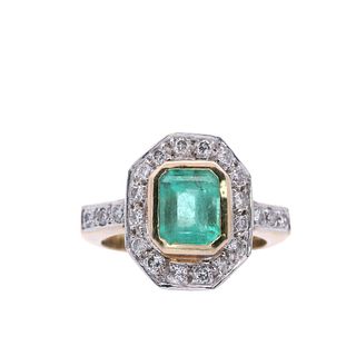 18kt Gold Ring with Emerald and Diamonds