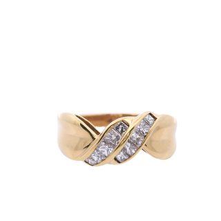 18kt Gold Ring with Diamonds