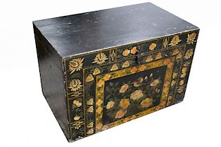Early 20th C. Chinese Lift Lid Trunk