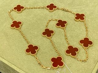 Van Cleef and Arpels Vintage Alhambra necklace, 10 motifs. 18k yellow gold, Carnelian