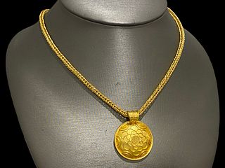22K Yellow Gold Flower Round Pendant Necklace