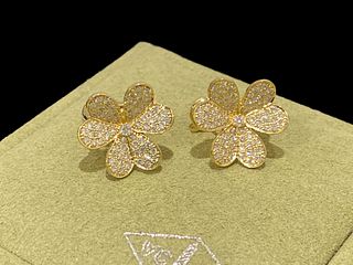 Van Cleef & Arpels Frivole earrings, Large model, 18K yellow gold, Diamond