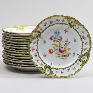 Set of Sixteen Saxe Green Ground Porcelain Dinner Plates