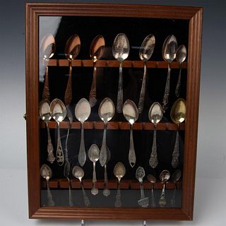 25pc US Souvenir Spoons and Wooden Display Case