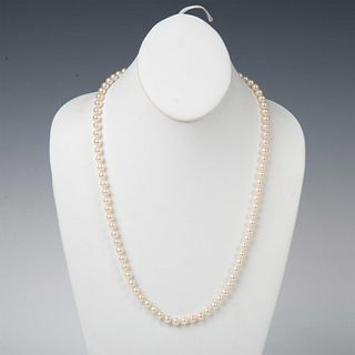 18K White Gold Pearl Necklace