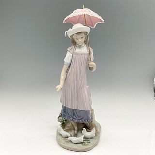 Lladro Porcelain Figurine, Susan and the Doves 1005156