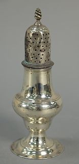 Georgian silver castor (small dent in top). ht. 6 1/2in. Provenance: Collection of Anne Jones Willis and the late John Ralph 