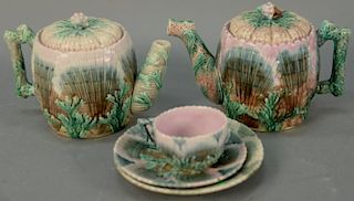 Twenty five piece lot of Etruscan Majolica shell and seaweed pattern dessert set consisting of 2 teapots, coffee pot, 2 cream