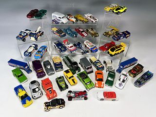 COLLECTION OF HOT WHEELS AND MATCHBOX CARS