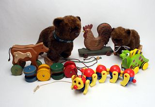LOT OF VINTAGE WOODEN PLASTIC PULL TOYS