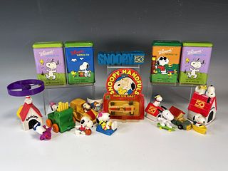 SNOOPY PEANUTS COLLECTIBLE LOT