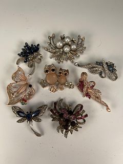COLLECTION OF VINTAGE BROACHES