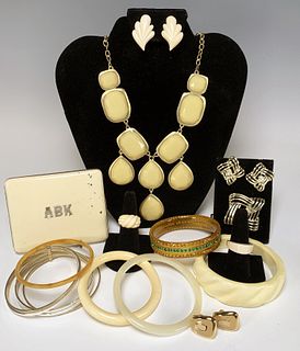 VINTAGE IVORY COLORED JEWELRY 14K