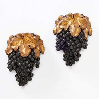 Pair composition grape cluster wall pockets