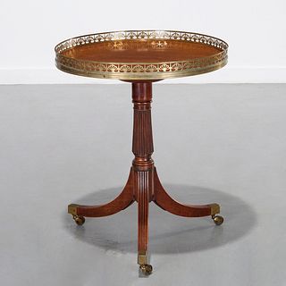 Nice Regency mahogany tripod table