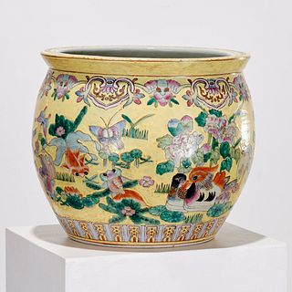 Chinese famille jaune porcelain jardiniere