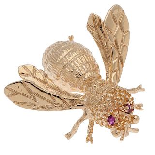 Bee Brooch in 14 Karat Yellow Gold with Ruby Eyes