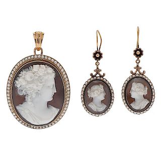 Vintage Cameo Demiparure in 14 Karat Yellow Gold with Pearls
