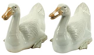 (2) CHINESE EXPORT STYLE PORCELAIN FIGURES OF DUCKS